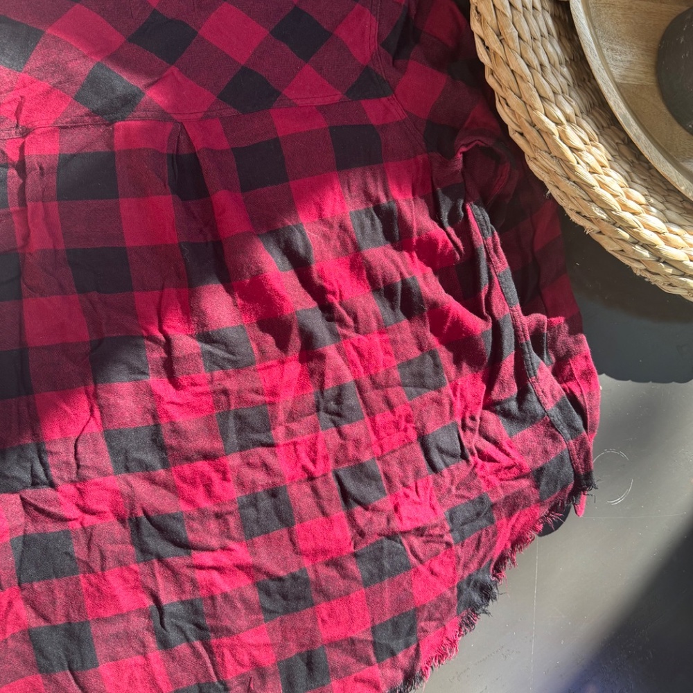 Rails Red And Black Pullover With Raw Hemline Siz… - image 4